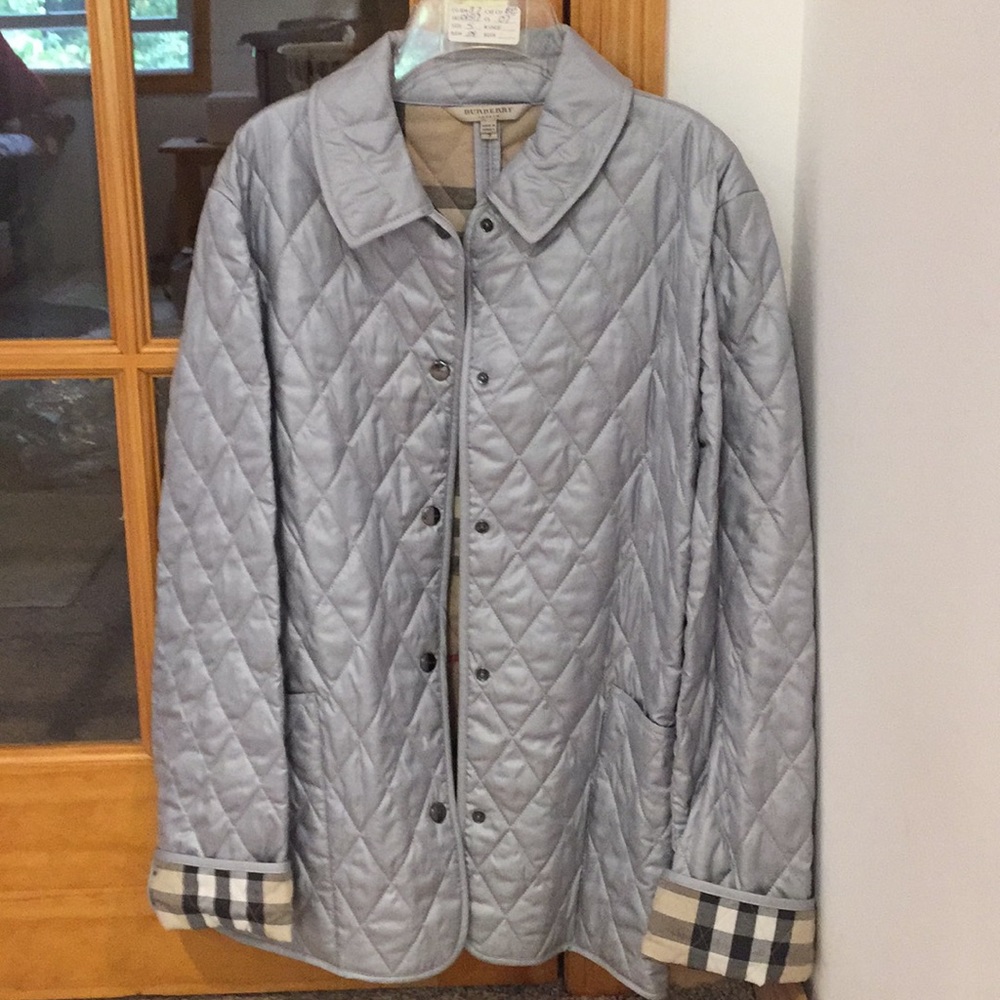 Burberry silver quilt jacket Never wore - Picture 2 of 15
